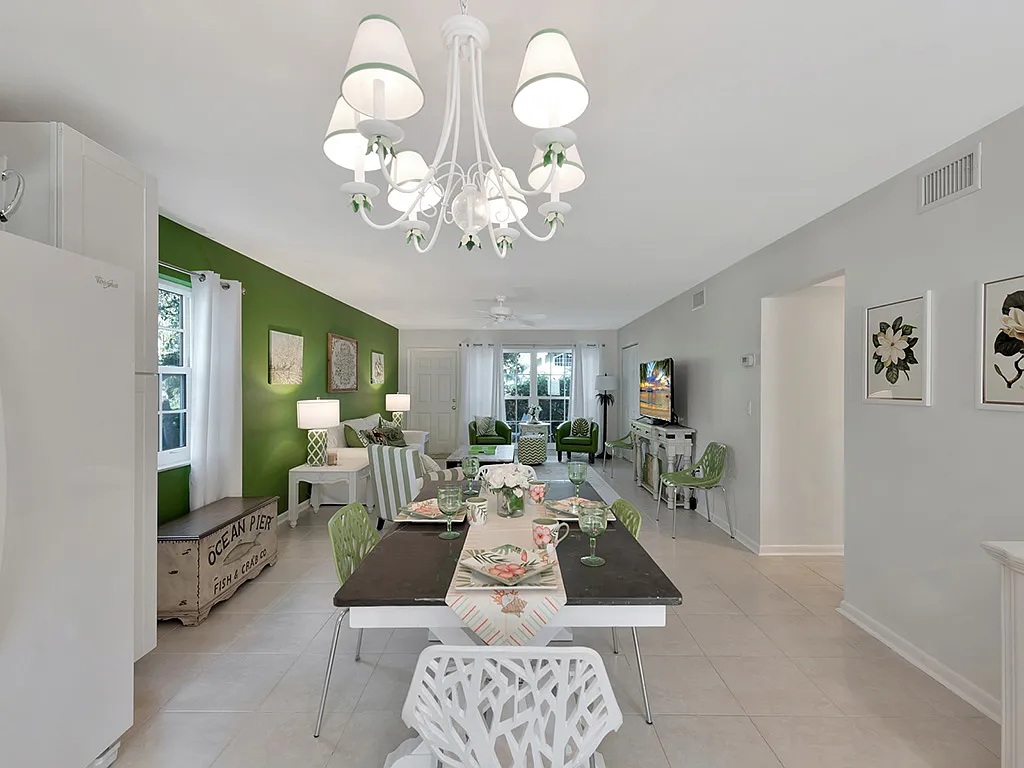 900 Jasmine Ln — Photo 1