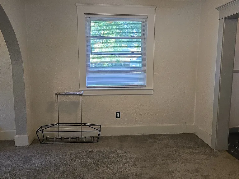 1408 E Oakland Ave — Photo 8