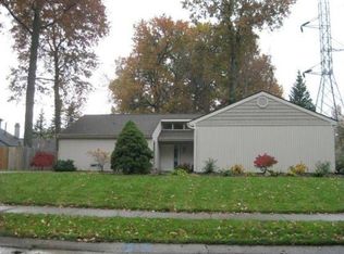 6002 Countess Dr, Fort Wayne, IN 46815