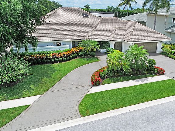 Home For Sale In Boca Grove