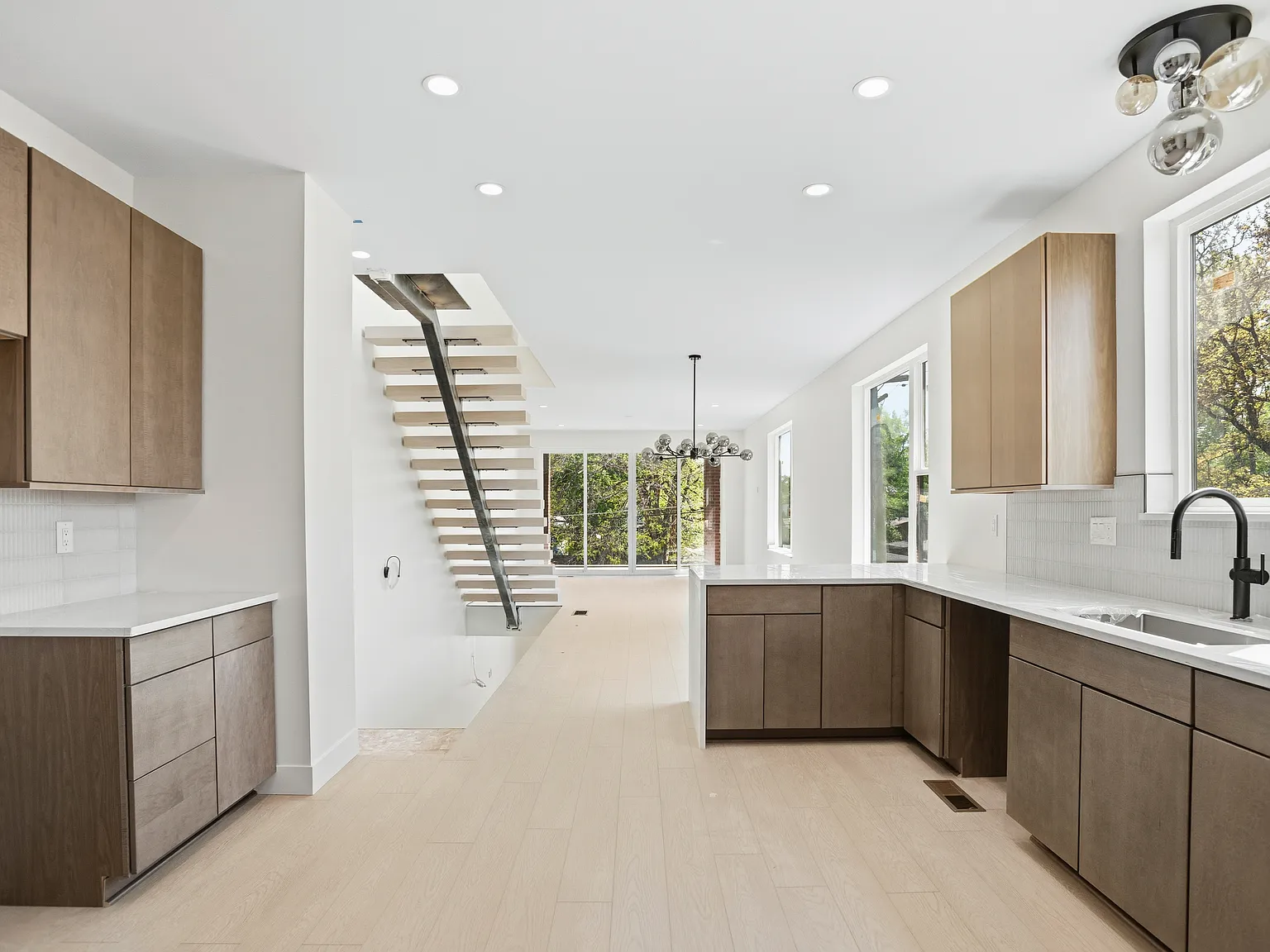 W 37th Ave, Wheat Ridge — Photo 2