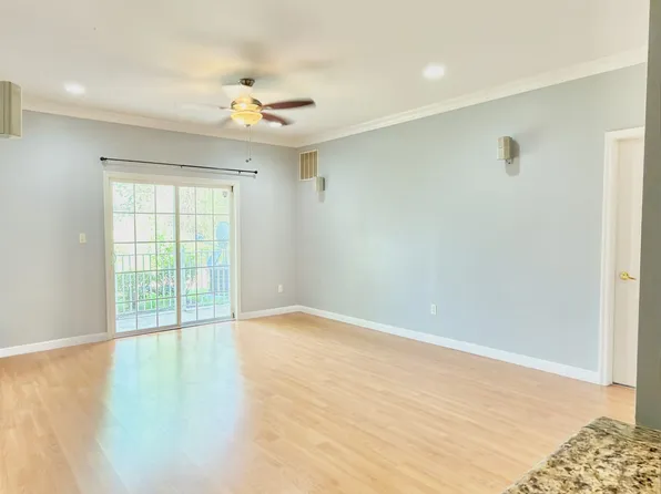914 Del Negro Ct, South Plainfield, NJ 07080