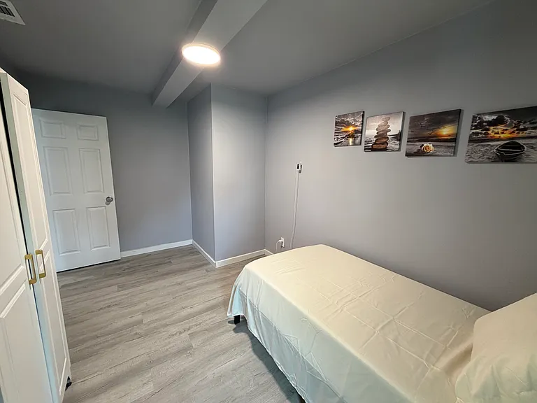 714 SW Dallas St — Photo 20
