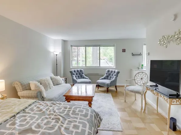 2710 Macomb St NW, Washington, DC