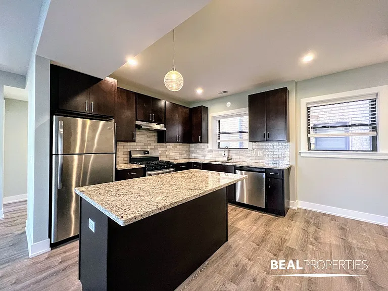 916 Crain St #1 — Photo 5