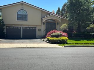 60 Parkside Dr, Jericho, NY 11753