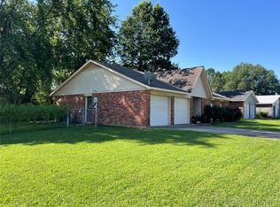 628 Queens Rd, Muskogee, OK 74403