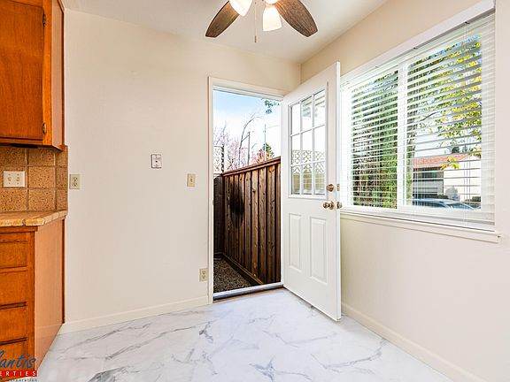 3rd image of 115 Carlton Ave APT 02