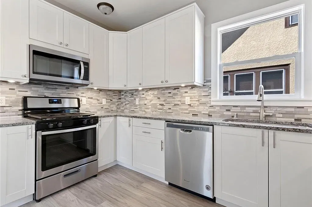 4 bed, 2896 sqft, $2,900 — Photo 2