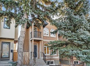 2410 W 35th St SW, Calgary, AB T3E 2Y1