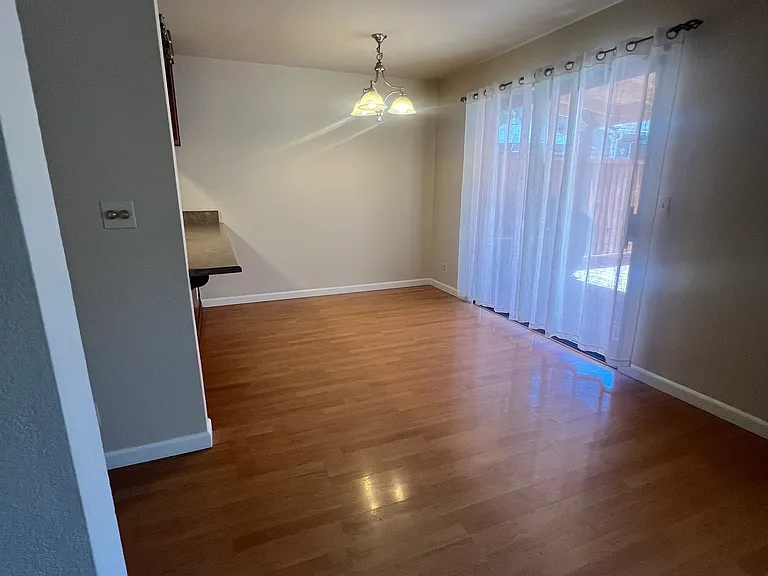 1512 Willard Garden Ct — Photo 3