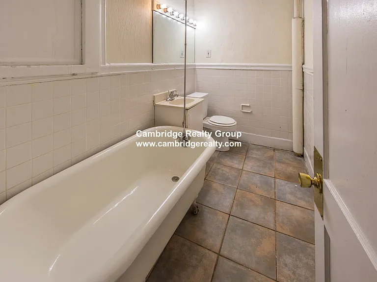 518 Cambridge St #3A — Photo 10
