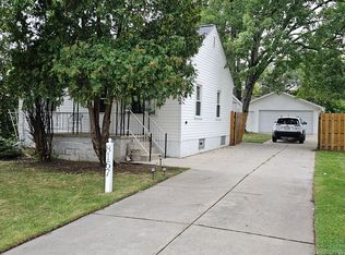 8167 Fenton St, Dearborn Heights, MI 48127