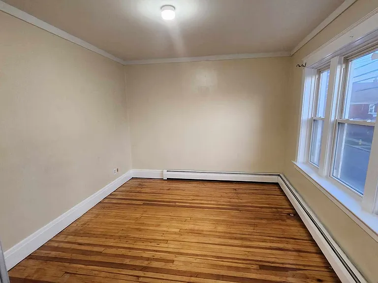 2202 Niagara St #5 — Photo 6