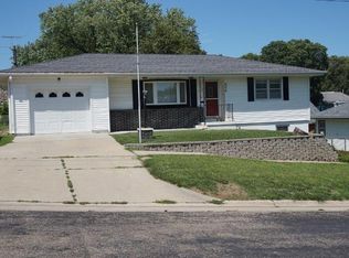 606 Summit St, Walnut, IA 51577