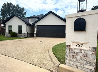 727 Cove Pl, Longview, TX 75604