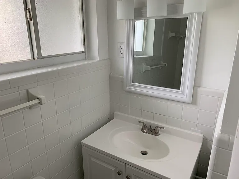 114 NW 25th St #120-B — Photo 6