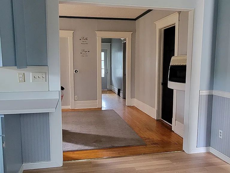 532 Riehl St — Photo 3