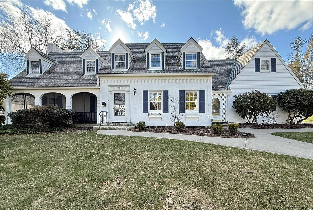 93 Durland Ave photo 1