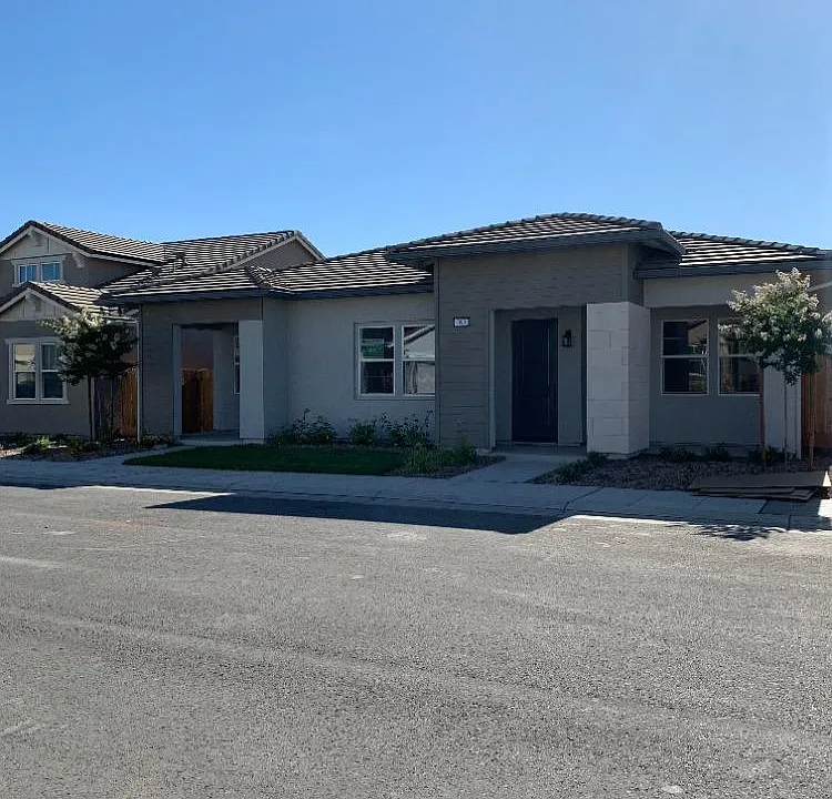 390 Traverse Dr S