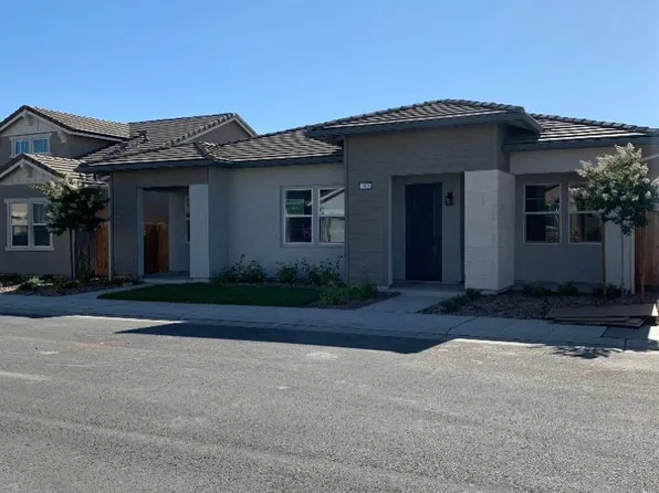 390 Traverse Dr S, Madera, CA 93636