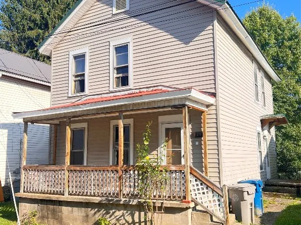 325 Wallace St, Meadville, PA 16335