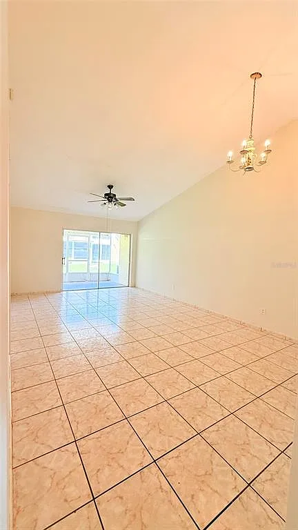 2 bed, 2.0 bath, 902 sqft, $1,800 — Photo 3