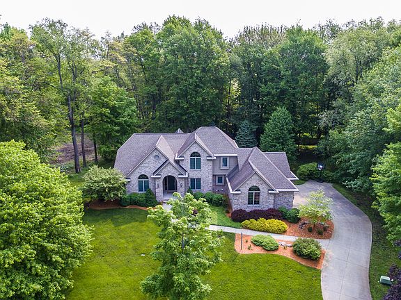 2nd image of 4750 Wellington Dr