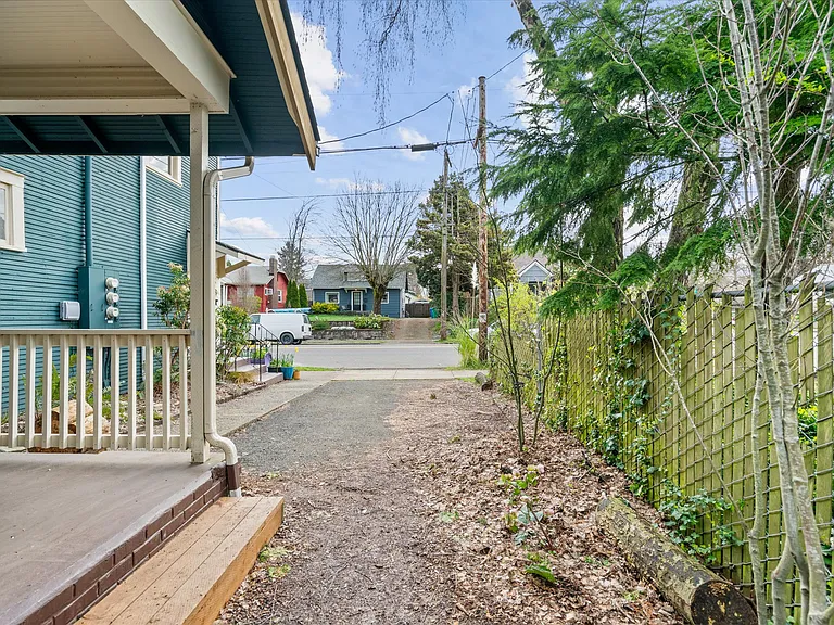 7015 N Greeley Ave #B — Photo 55