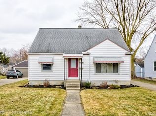 1509 Hampton Rd, Mount Clemens, MI 48043