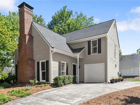 301 Roswell Green Ln, Roswell, GA 30075