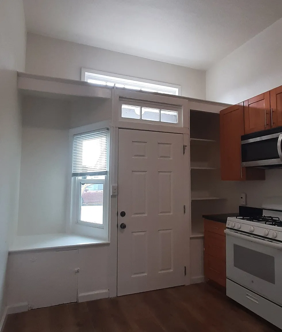 650 Blossom Way — Photo 4