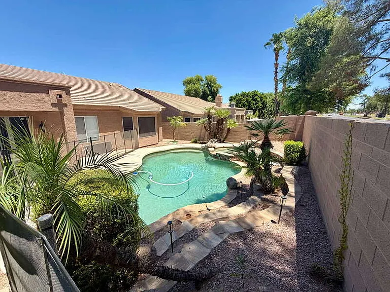 885 W Aloe Pl — Photo 23