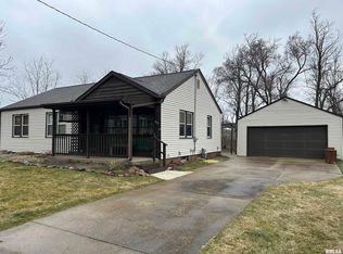 215 Sunset Ln, Germantown Hills, IL 61548