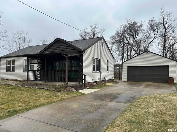 215 Sunset Ln, Germantown Hills, IL 61548