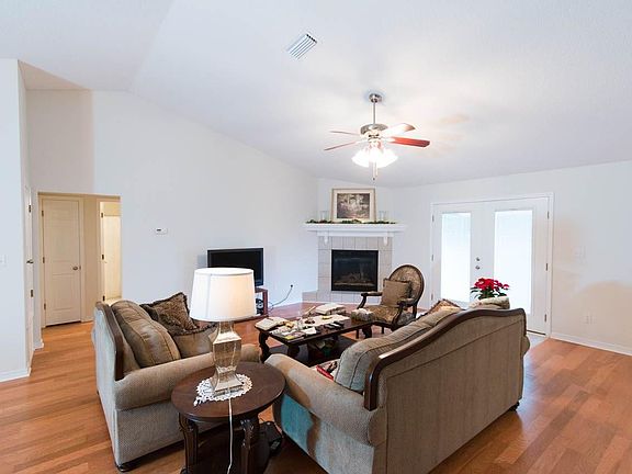 3rd image of 5064 Carlyn Dr