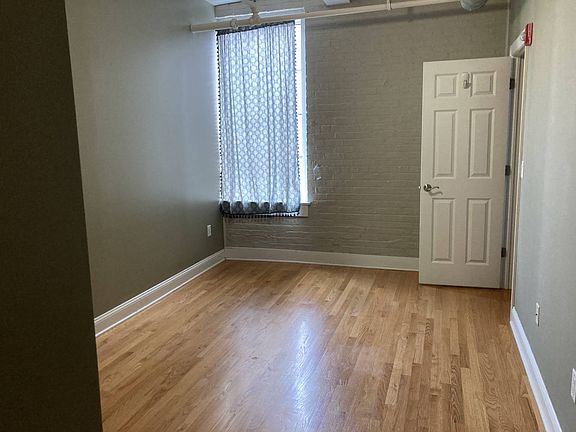 2nd image of 4-6 Sheridan Ave #5C