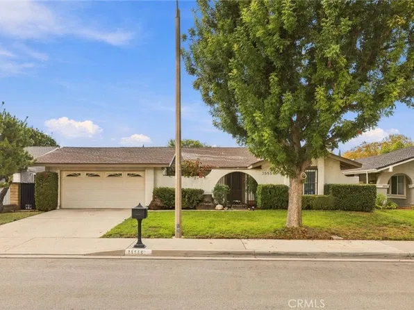 25556 Meadow Mont St, Santa Clarita, CA 91355