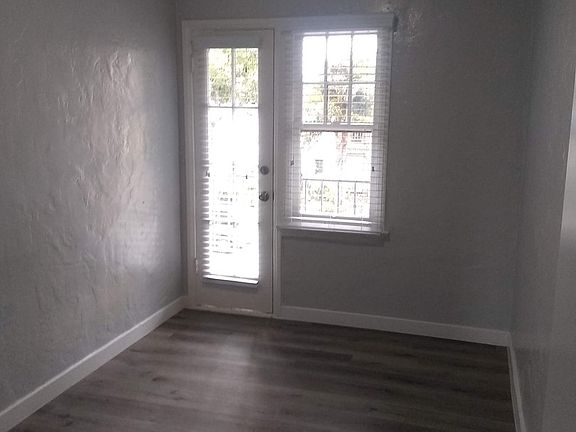 4th image of 2014 Chestnut Ave APT 11