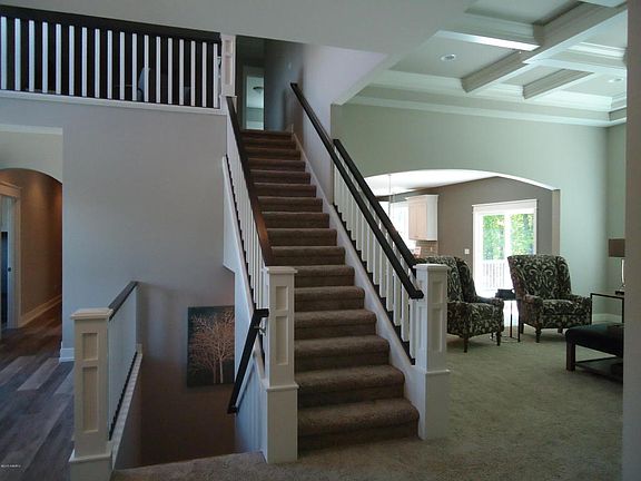 5th image of 750 Chancellor Dr SW