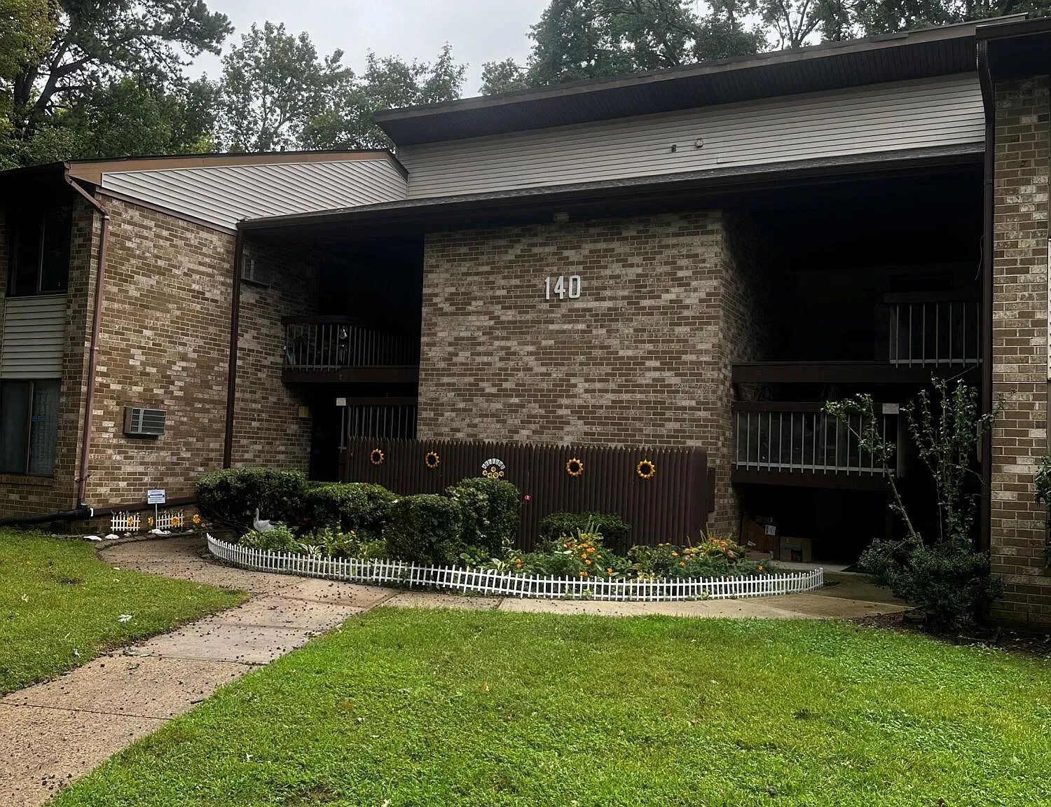 2 bed, 1130 sqft, $2,300 — Photo 2