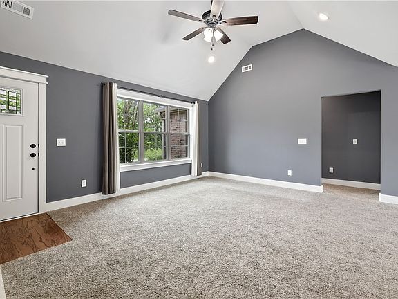5th image of 27 Lockhart Dr