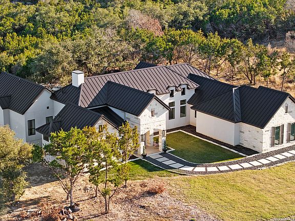 3rd image of 565 Rosemary Ridge
