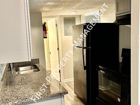 4th image of 505 Woodcreek Dr