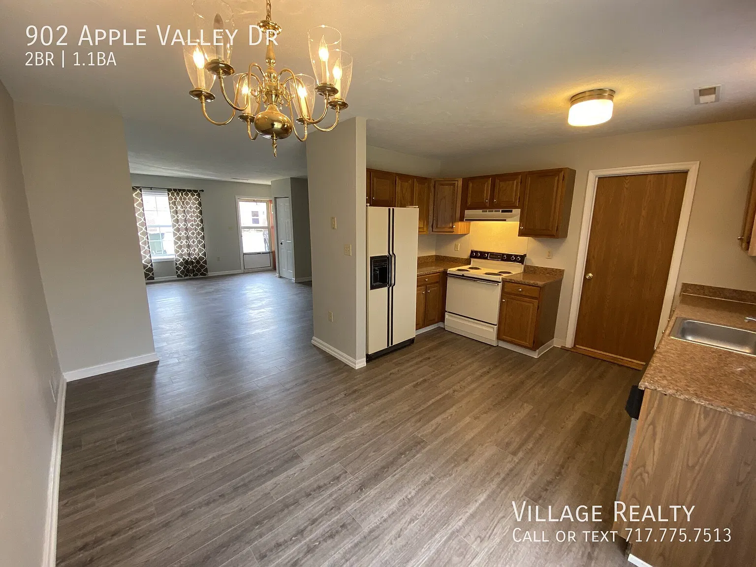NO Steps! All one level! Spacious 2-bedroom end-unit villa with garage in Dallastown School Distr... — Photo 3