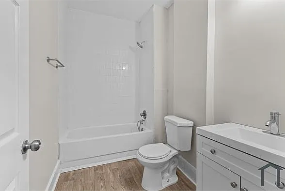 1233 Fulton Ave — Photo 14