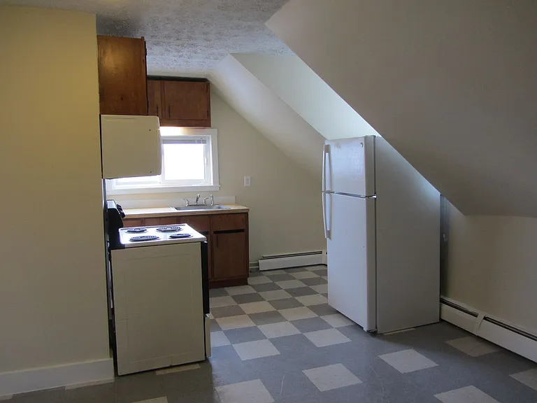 406 Main St — Photo 3