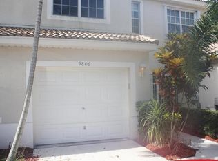 9806 Lago Dr, Boynton Beach, FL 33472