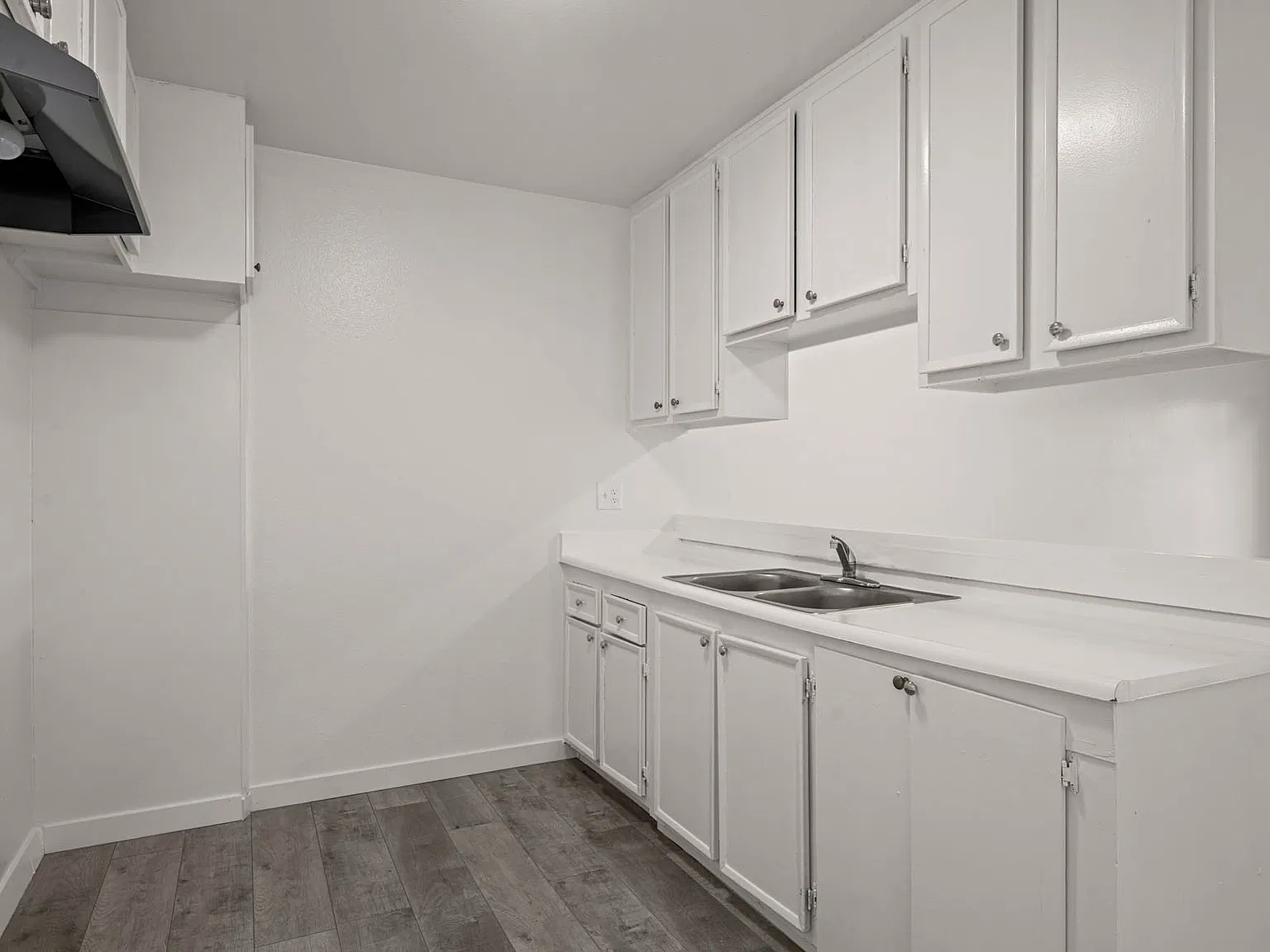 8633 Columbus Ave — Photo 3