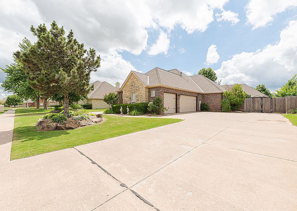 1st image of 10709 Shoreside Dr